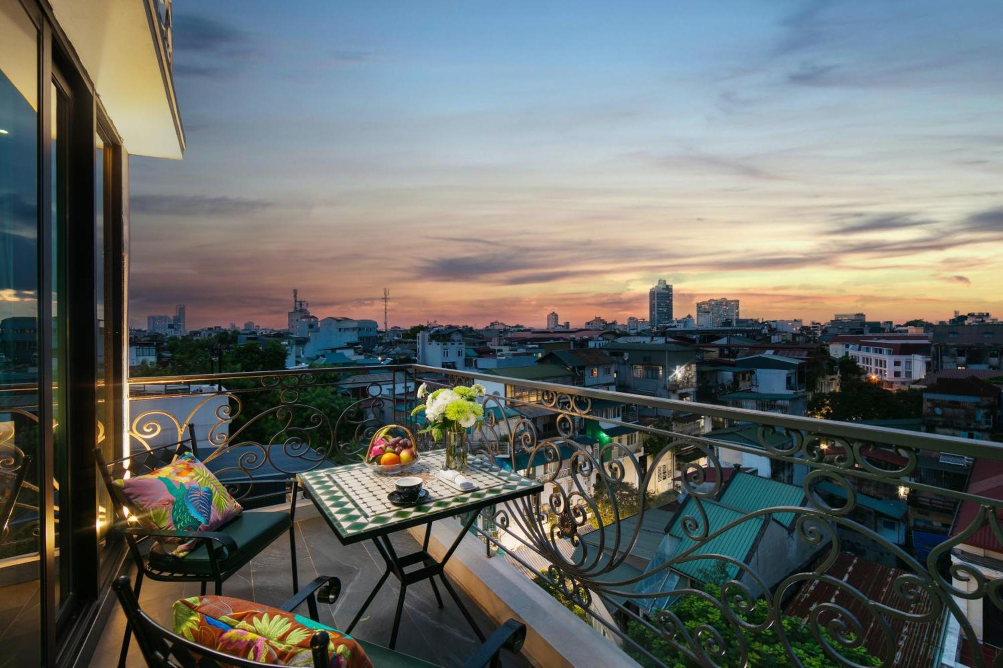 Aurora Central Hanoi Hotel Bagian luar foto