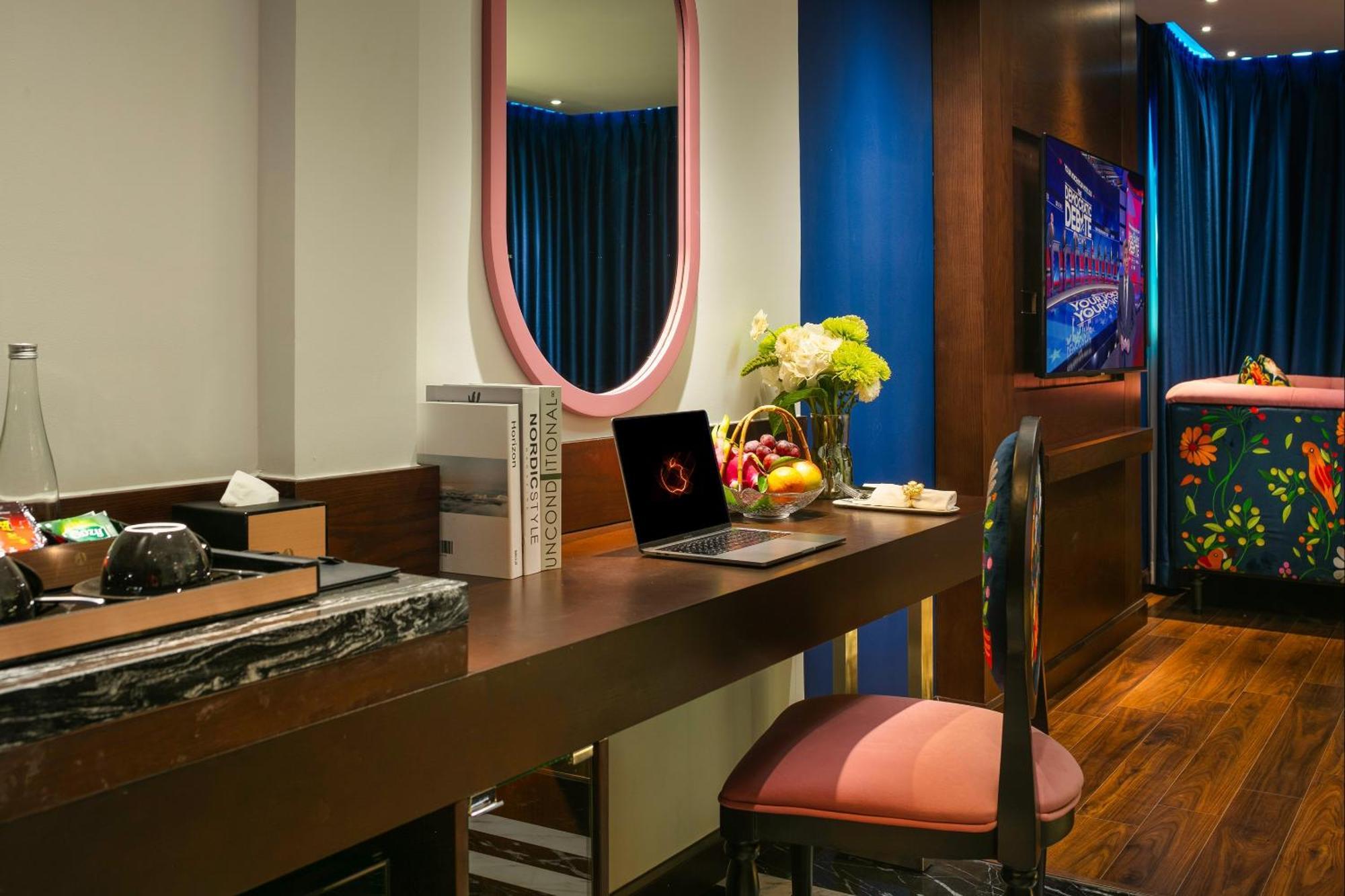 Aurora Central Hanoi Hotel Bagian luar foto