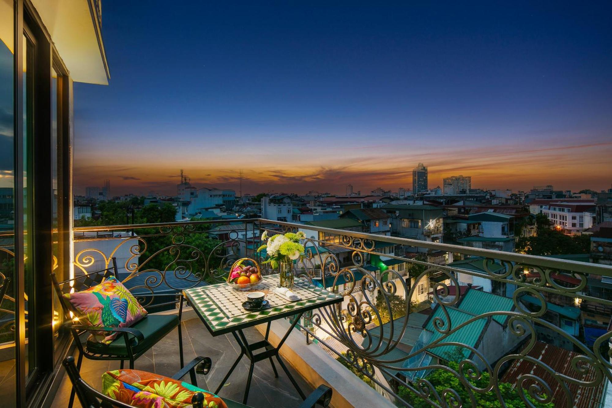 Aurora Central Hanoi Hotel Bagian luar foto
