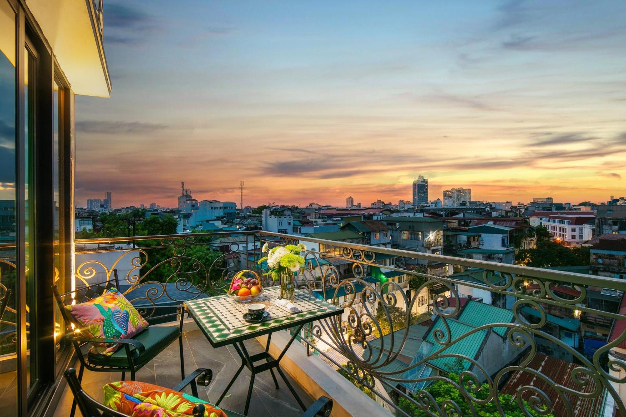Aurora Central Hanoi Hotel Bagian luar foto